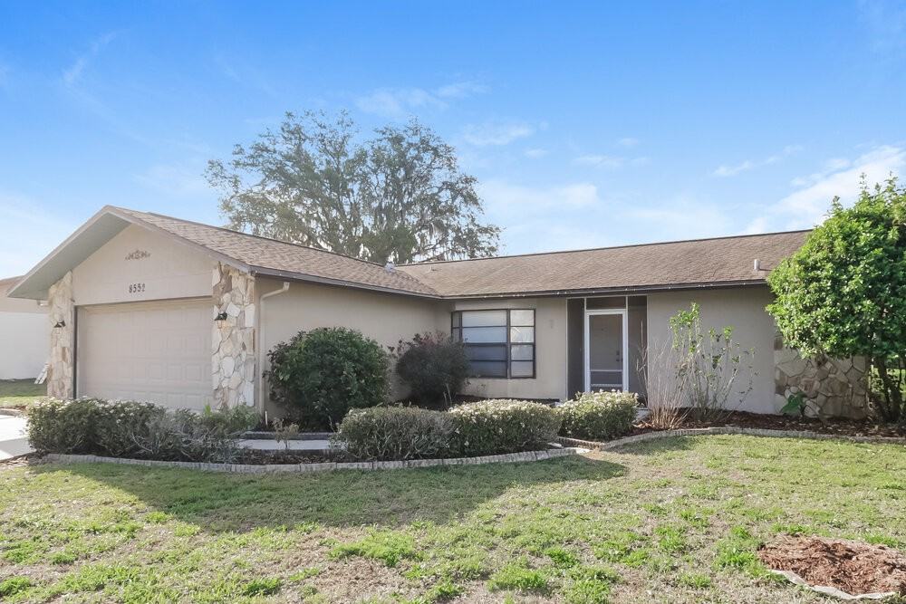 8552 Bridgewater Dr - Photo 3 of 16