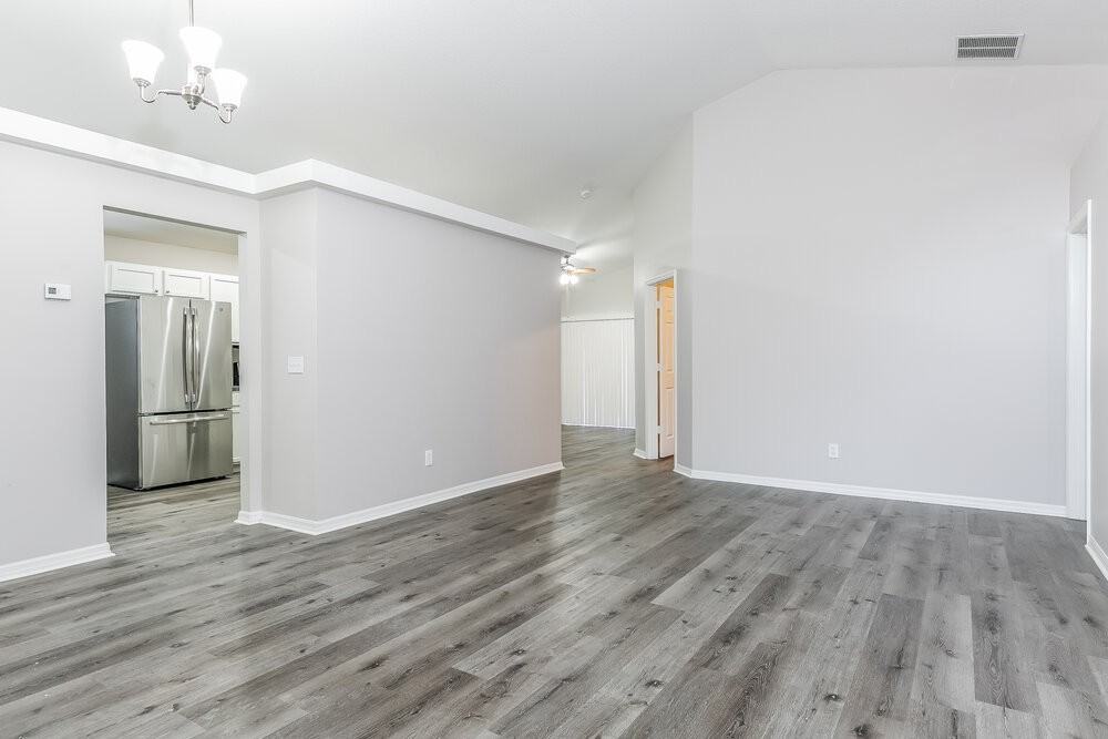 3027 Eagle Crossing Dr - Photo 2 of 14