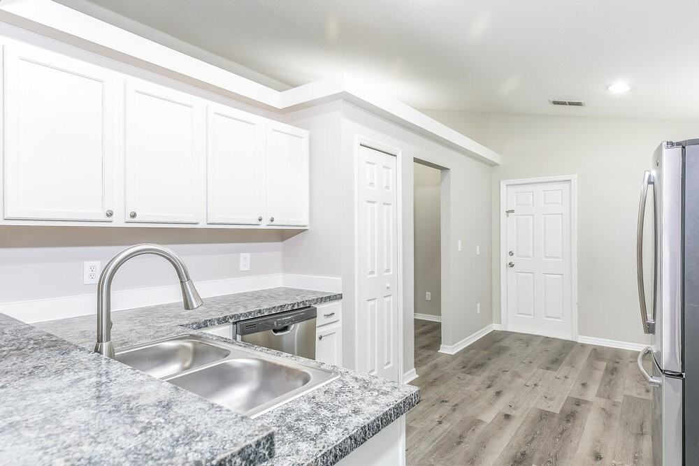 3027 Eagle Crossing Dr - Photo 4 of 14