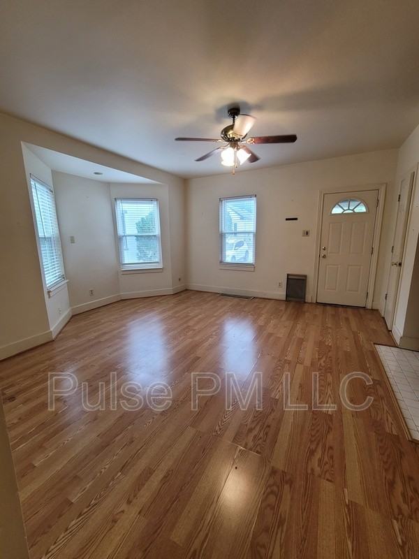816 Montague Rd - Photo 2 of 17