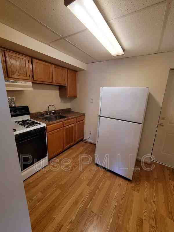 816 Montague Rd - Photo 5 of 17