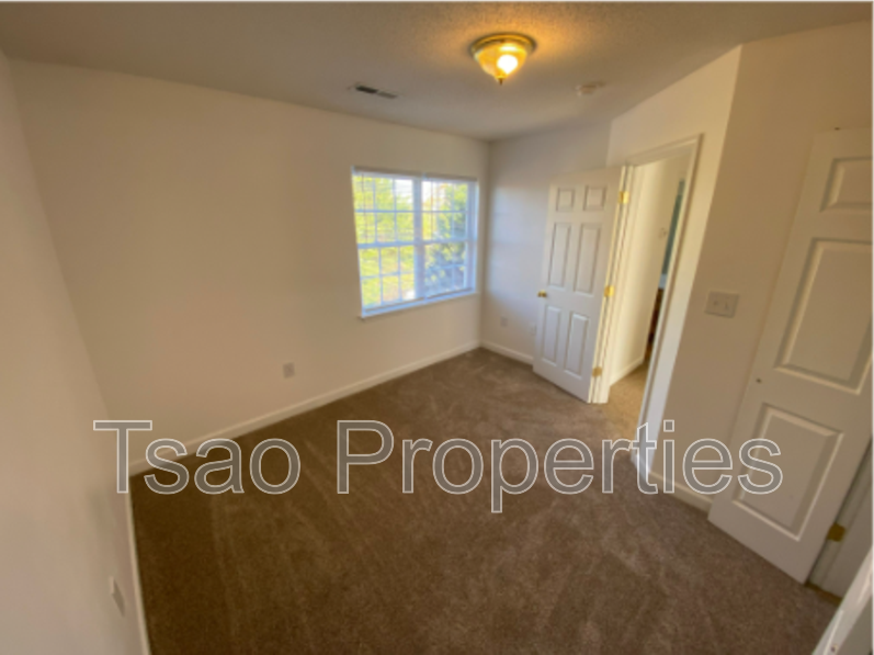 3906 Old Glory Dr - Photo 3 of 37