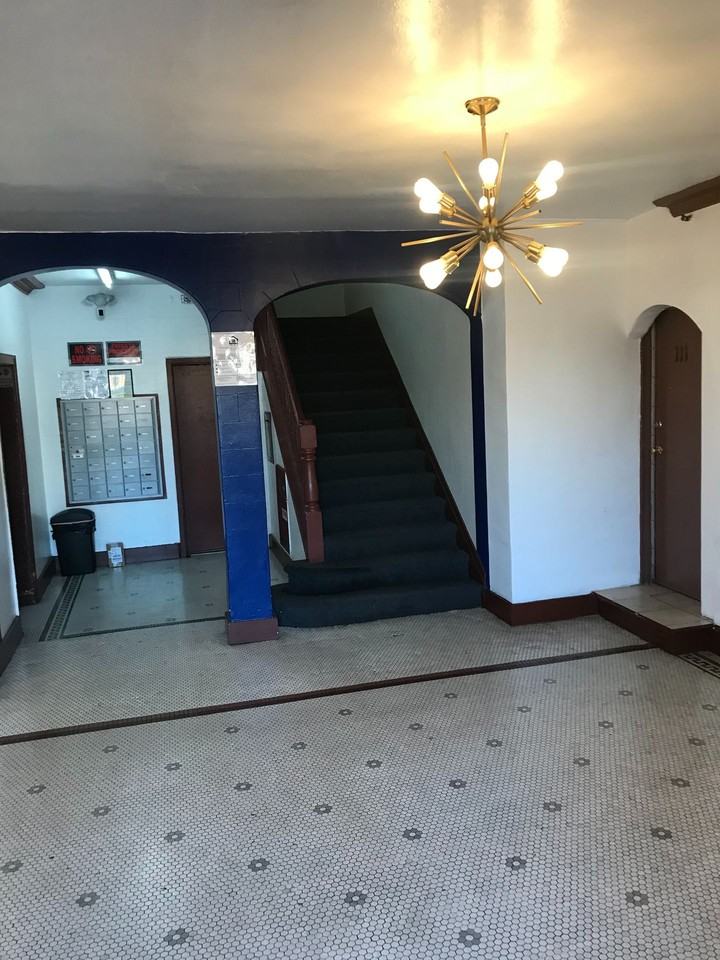 Grattan Gates - Photo 2 of 3