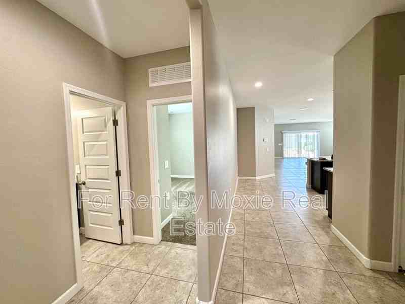 5327 W Stargazer Pl - Photo 3 of 22