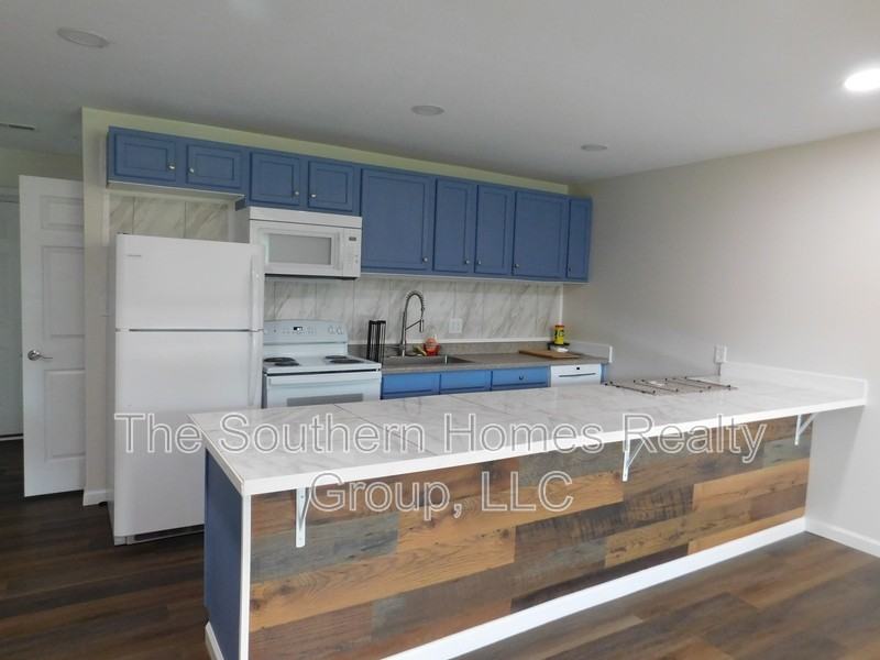 1656 Ward Rd - Photo 3 of 6