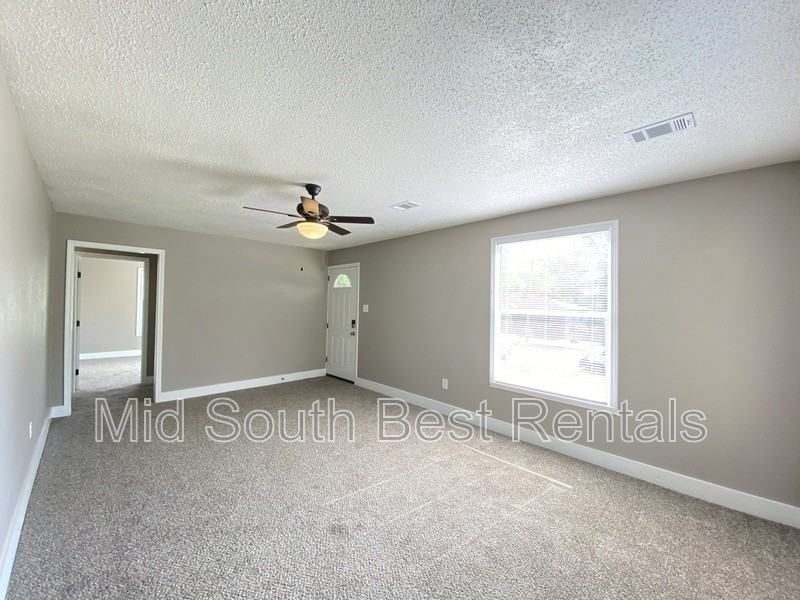2716 Wolfe St - Photo 2 of 11
