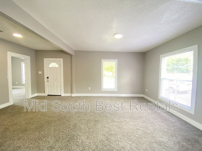 1801 South Cedar Street - Photo 2 of 10