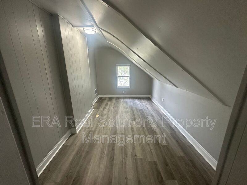 1082 E 16th Ave - Photo 2 of 21