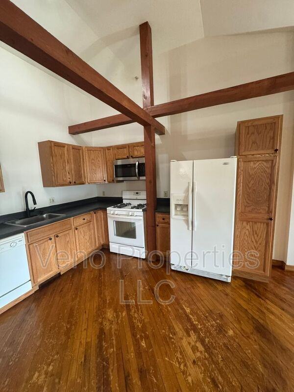 1 S Park St #2C - Photo 2 of 8