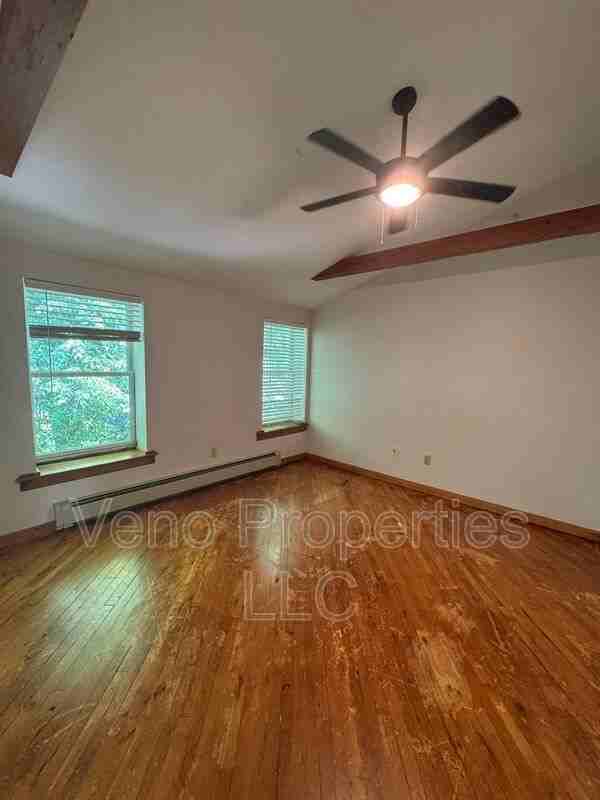 1 S Park St #2C - Photo 5 of 8