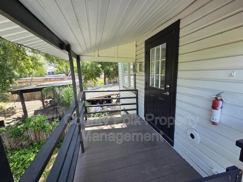 838 1/2 E Orange St - Photo 2 of 9