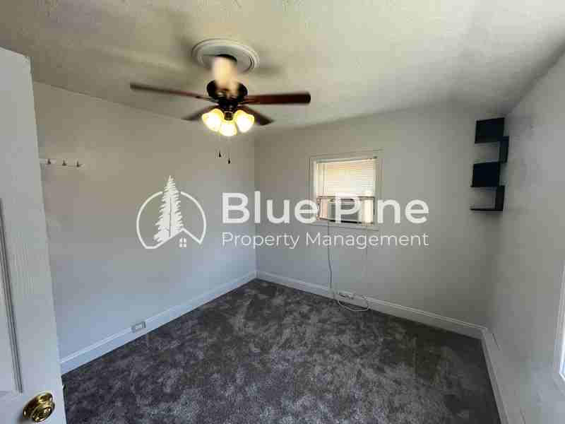 498 E 17th St - Photo 7 of 18