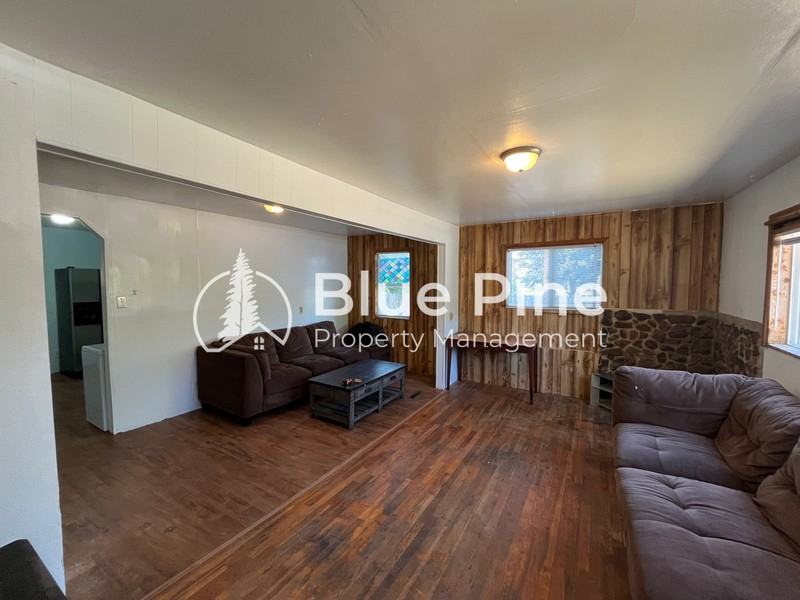 11788 Eastnorth - Photo 2 of 10