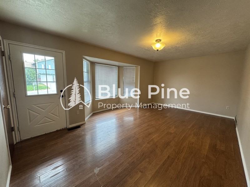 2298 Horizon Dr - Photo 2 of 13