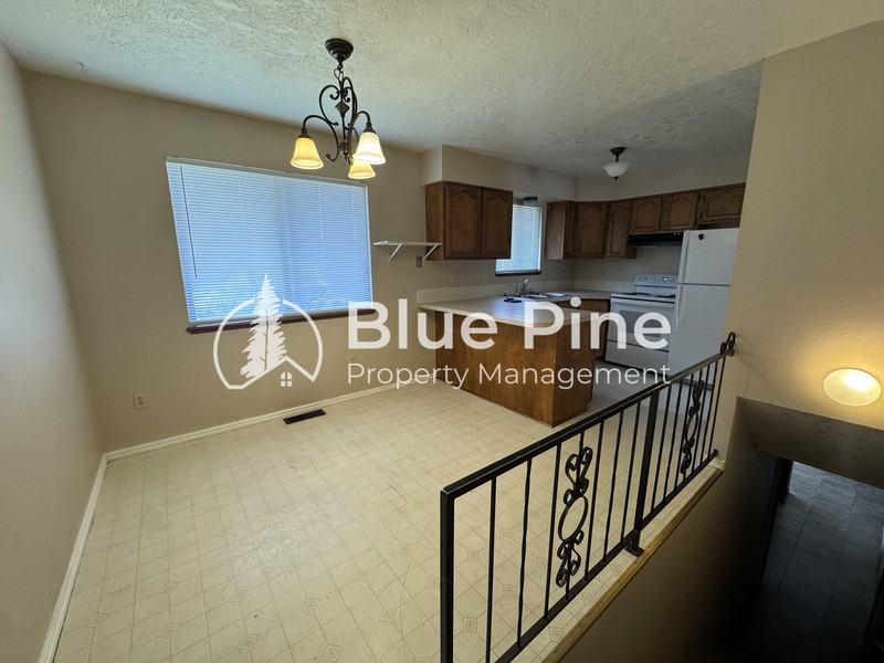 2298 Horizon Dr - Photo 3 of 13
