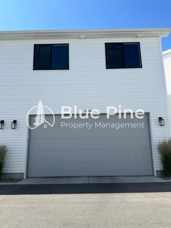 2886 Sunburst Dr - Photo 2 of 17