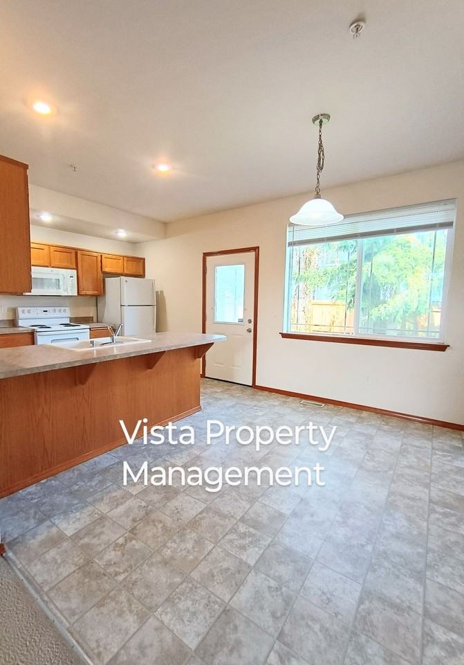 2225 180th St E - Photo 2 of 34