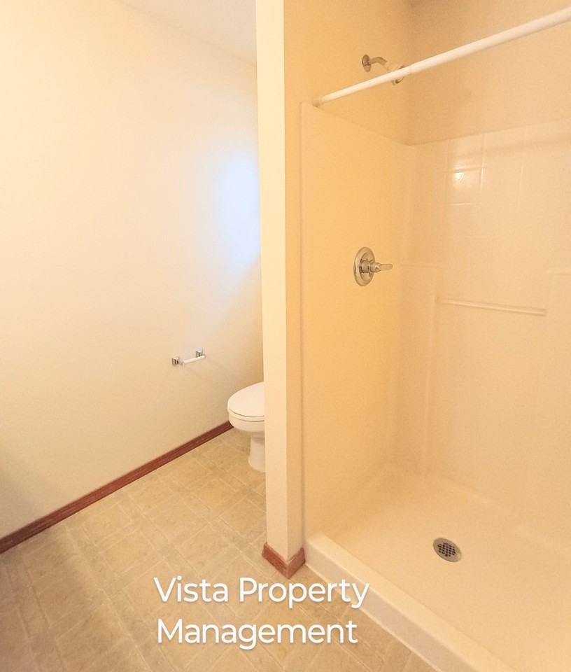 2315 180th St E - Photo 6 of 34