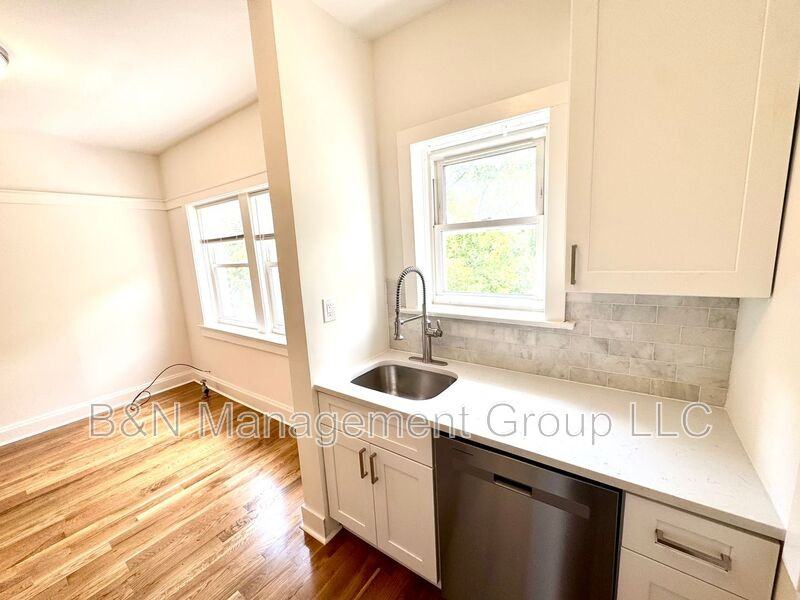 1065 W Dakin St #3 - Photo 2 of 16