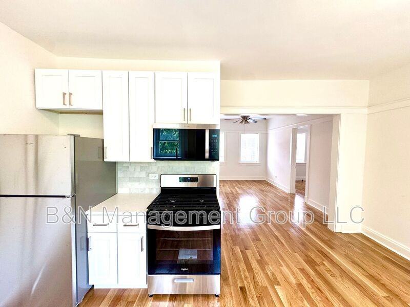 1065 W Dakin St #3 - Photo 3 of 16