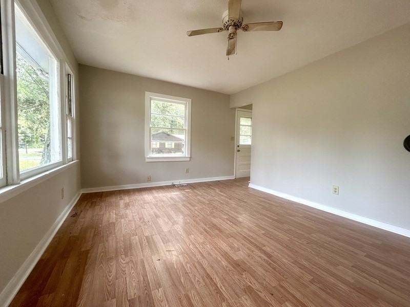 1648 Amhurst St - Photo 2 of 12