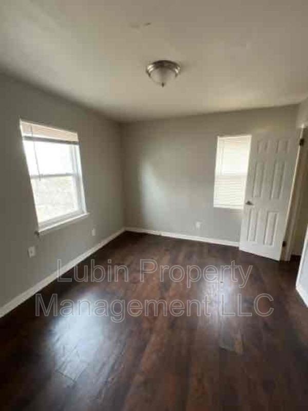 3040 Sinclair St - Photo 2 of 6