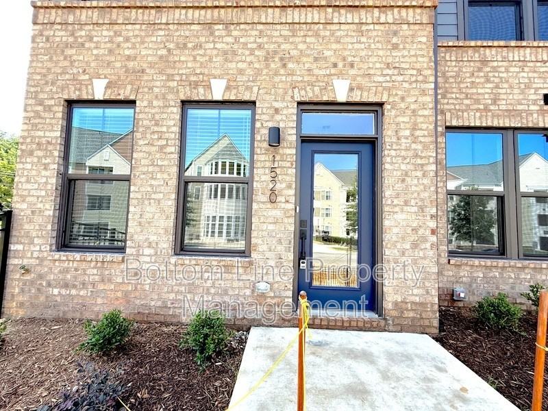 1520 Samuel St - Photo 2 of 39