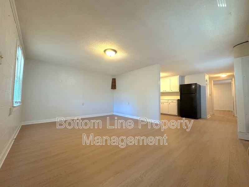 301 Vivian St #2 - Photo 3 of 16