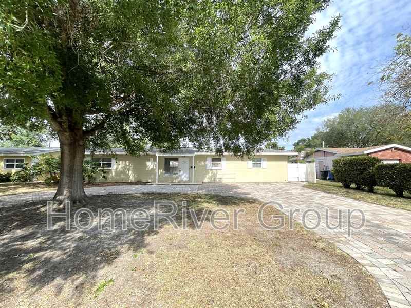 7265 17th St N - Photo 2 of 27