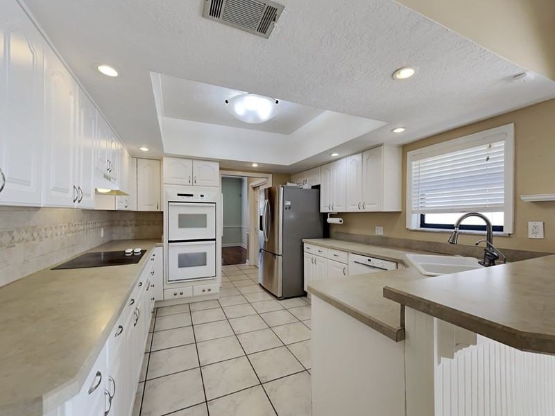 266 Buttercup Cir - Photo 3 of 30