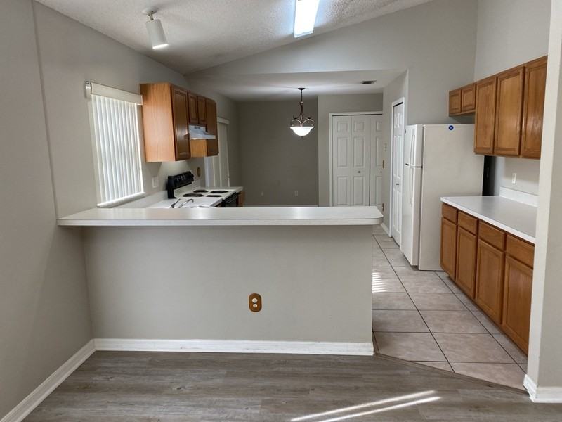 14012 Rensselaer Rd - Photo 5 of 23