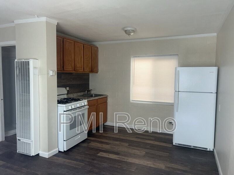 923 W 2nd St #5C - Photo 4 of 5
