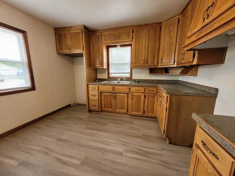 1858 Deckner Ave - Photo 2 of 8
