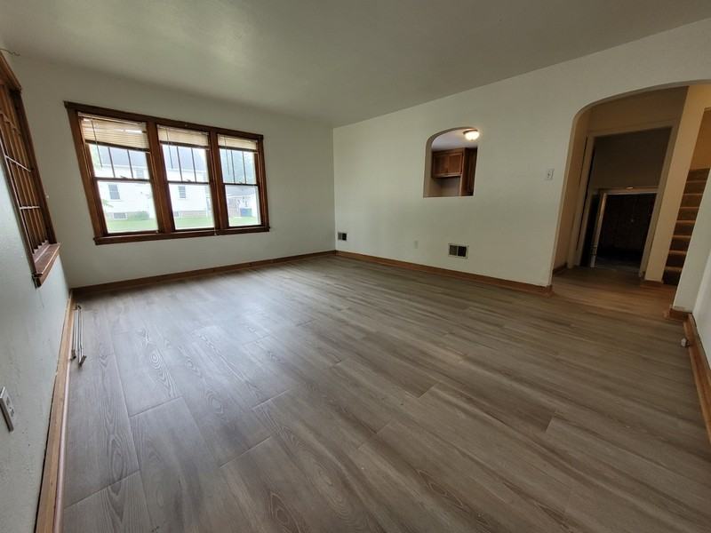 1858 Deckner Ave - Photo 3 of 8