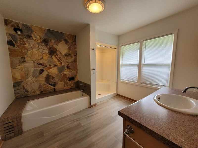 1858 Deckner Ave - Photo 7 of 8