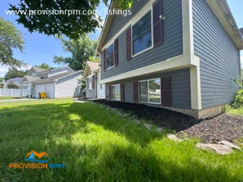 706 Charney Ct - Photo 2 of 32