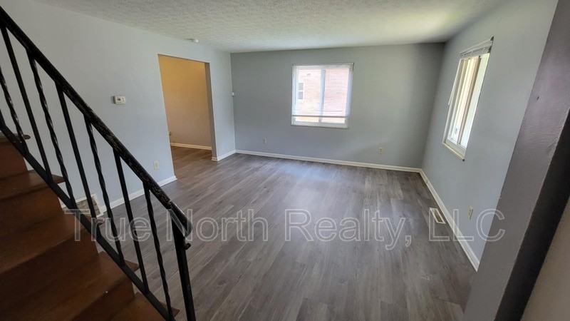 1608 Smith Rd - Photo 3 of 38