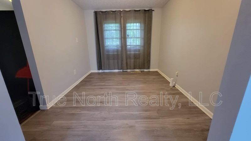 1608 Smith Rd - Photo 5 of 38