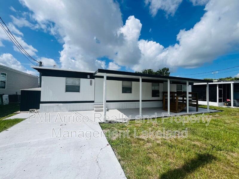 550 Woodpecker Pike - Photo 2 of 15