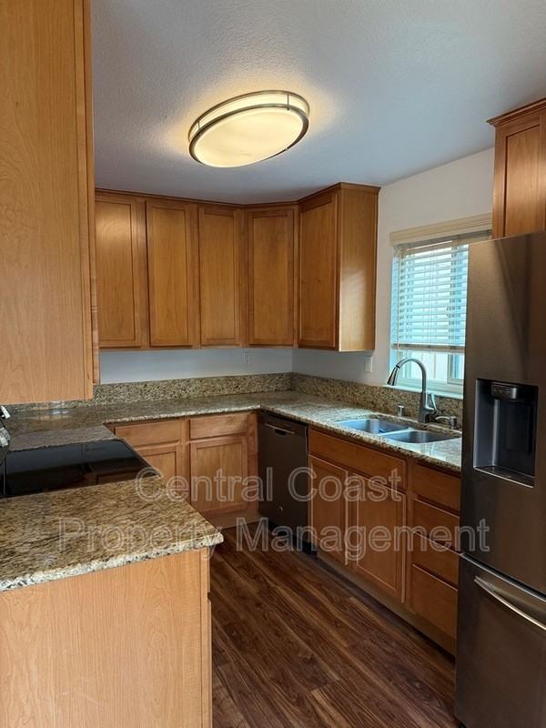 300 Glenwood Cir #155 - Photo 6 of 14