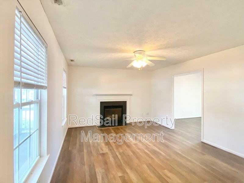 534 Brightwood Ave - Photo 4 of 24