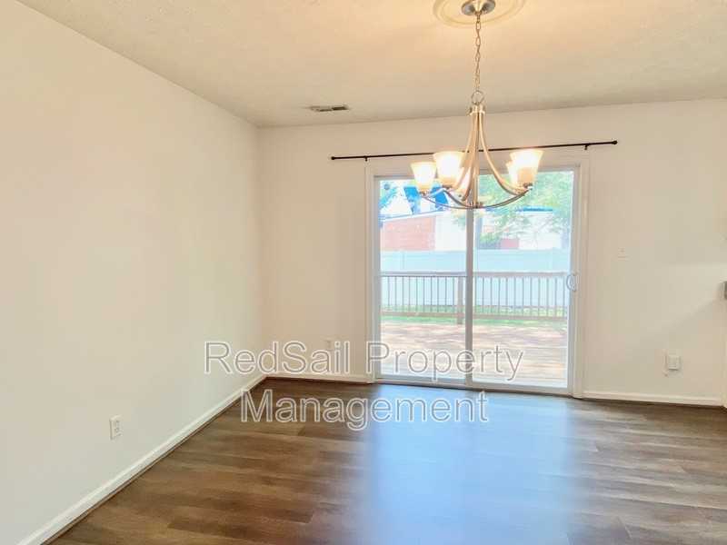 534 Brightwood Ave - Photo 6 of 24