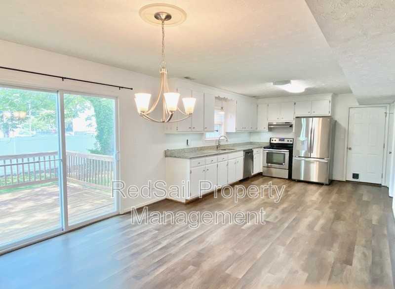 534 Brightwood Ave - Photo 7 of 24