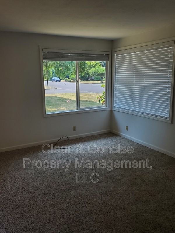 484 Pinedale Ave - Photo 2 of 7