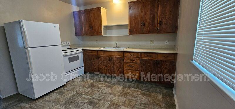 298 W 17th St #288 - Photo 4 of 7