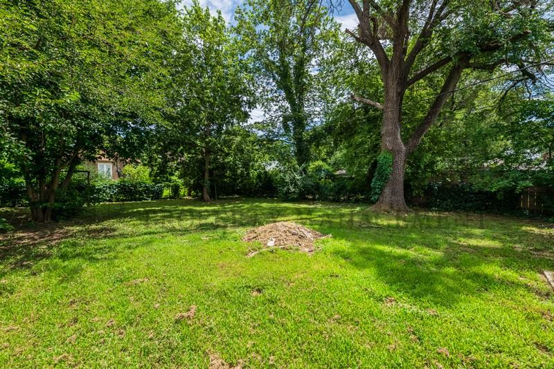 636 S Clifton Ave - Photo 3 of 22
