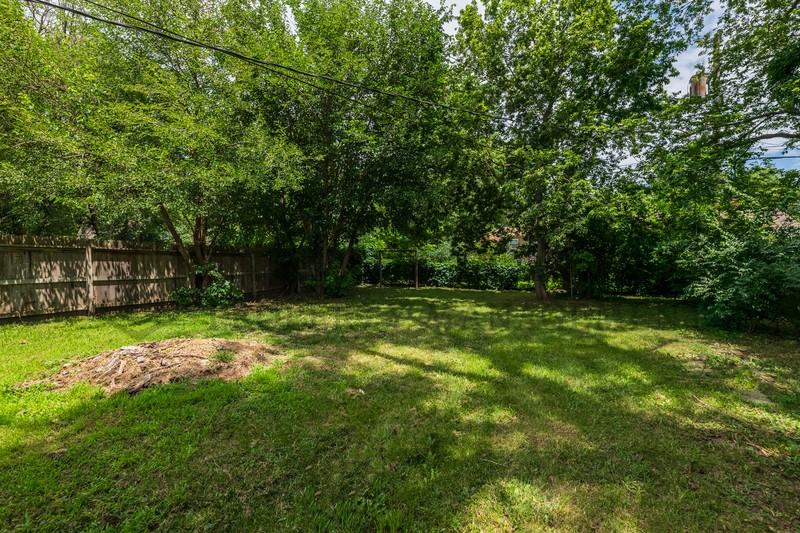 636 S Clifton Ave - Photo 4 of 22