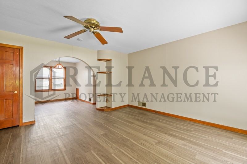 636 S Clifton Ave - Photo 7 of 22