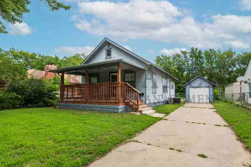 1950 N Payne Ave - Photo 2 of 23