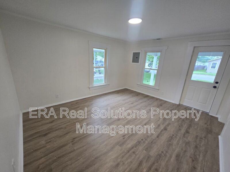 1155 Rawlings St - Photo 2 of 17